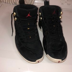 Men size 9 Jordan air 12 retro good condition